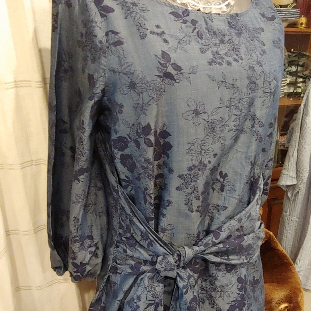 LizClaiborn. Floral Print Sash Top - Picture 2 of 5